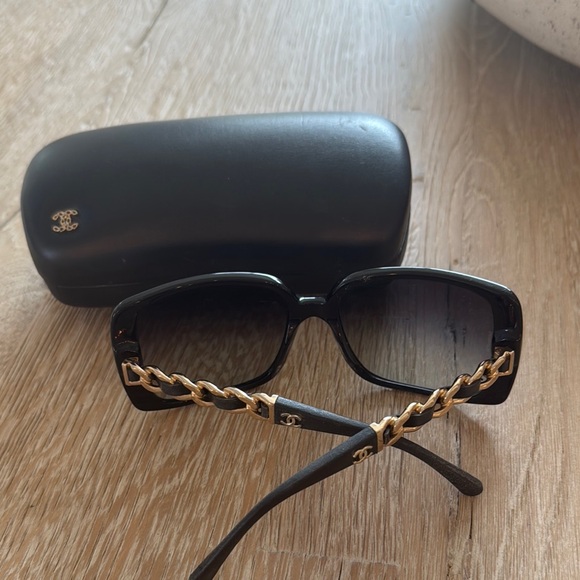 Chanel Square Black Sunglasses with Gold Chain Detail - Picture 7 of 9
